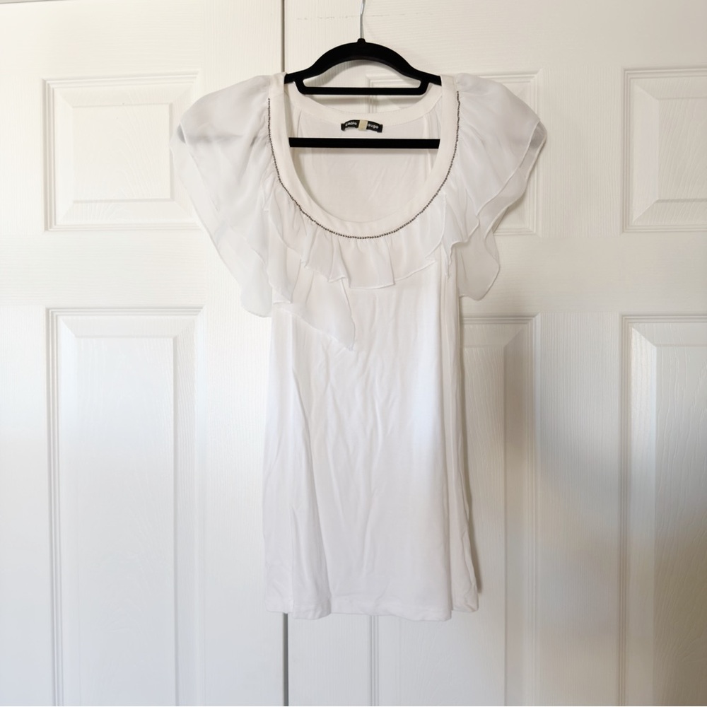 Cable and Gauge Elegant White Ruffle Top size M